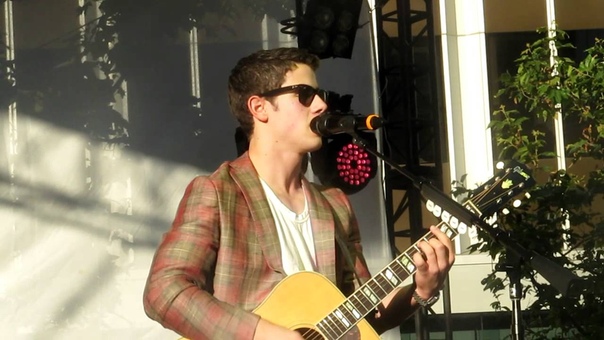 SOS Nick Jonas (7, 1,