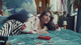 Surf Mesa, Madison Beer - Carried Away (Official Video 2021)