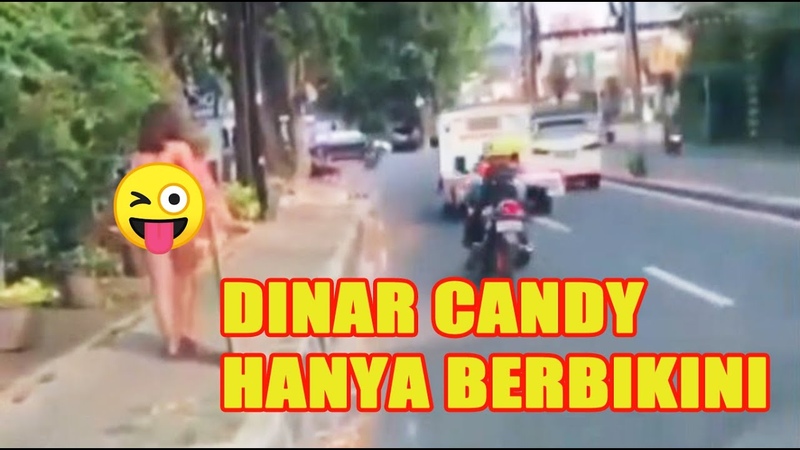 Dinar Candy Berbikini di Pinggir Jalan