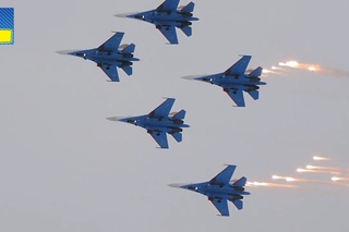 Авиашоу в Омске Русские Витязи 2016г. Air show in Omsk.