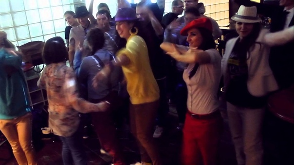 LADYS POWER, Popping in