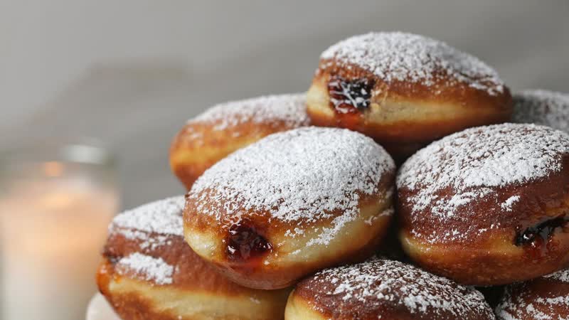 How To Make Jewish Jelly Donuts ( Sufganiyot)