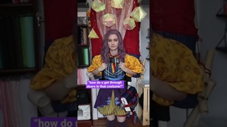 How I handle doors in this costume