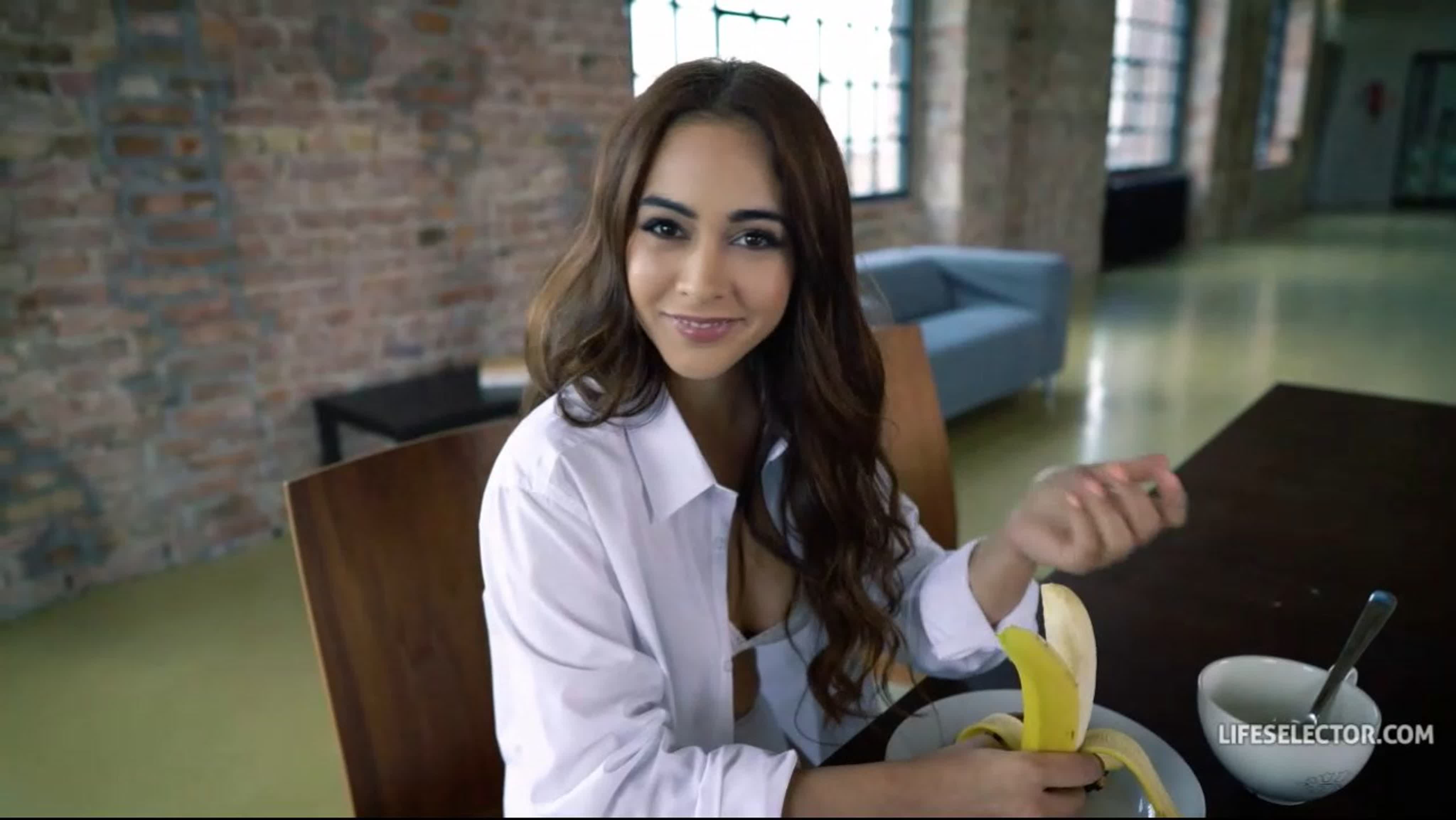 Ginebra Bellucci - LifeSelector - No More Heartache ## POV latin