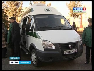 Минниханов вручил экологам ключи от новых передвижных лабораторий