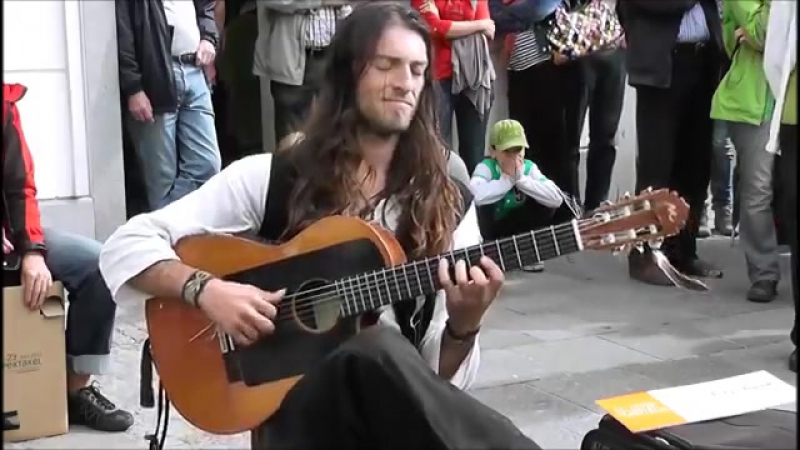A meditative performance at the Linz Street Festival (2012) (