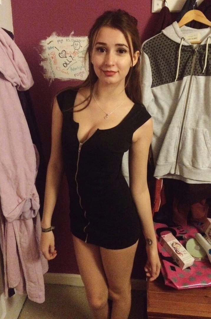 Brunette girlfriend petite subway