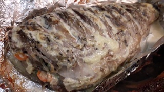 Большой вкусный Карп (Сазан) запеченный в духовке с овощами, гарнир из овощей со сметаной