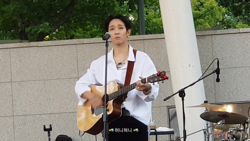 180927 마로니에 버스킹(6) Champagne Supernova 남태현( South