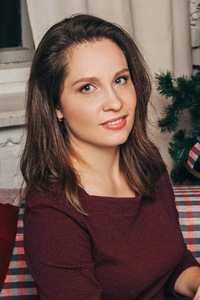 Аня Попова