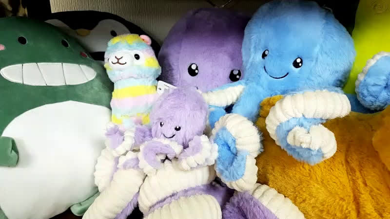 ОГРОМНАЯ ПОСТАВКА Комиксы и манга; мягкие игрушки; пины;