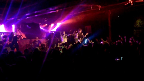 While She Sleeps Four Walls ( British Invasion Tour,