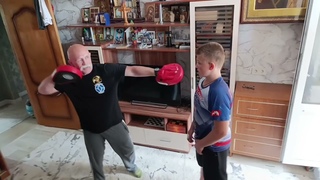 Внуки у деда. Семейный спортлагерь.